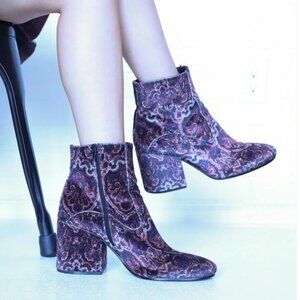 LUCKY BRAND Purple Patterned Velvet Ankle Boots Booties Sz 10
